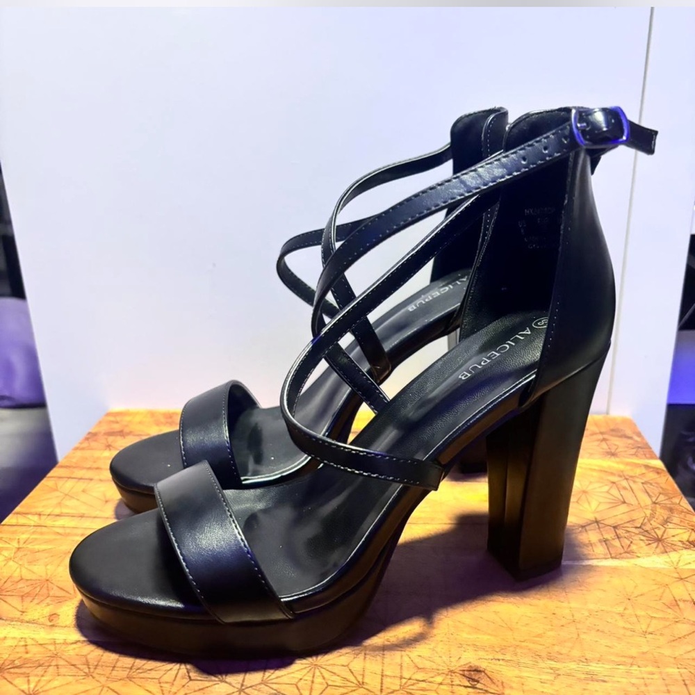 Women's Sophisticated Black Strappy Heels